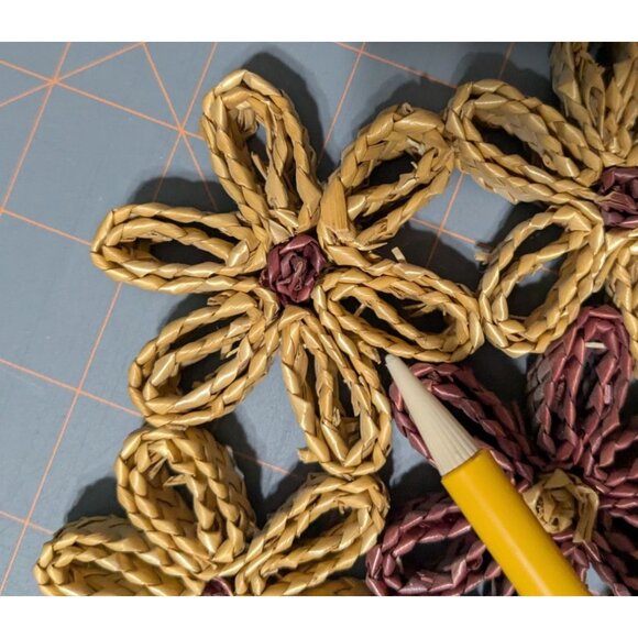 Set of 4 Vintage Straw/Wicker/Rattan Hot Pads/Trivets Floral Geometric Patterns - Picture 10 of 10